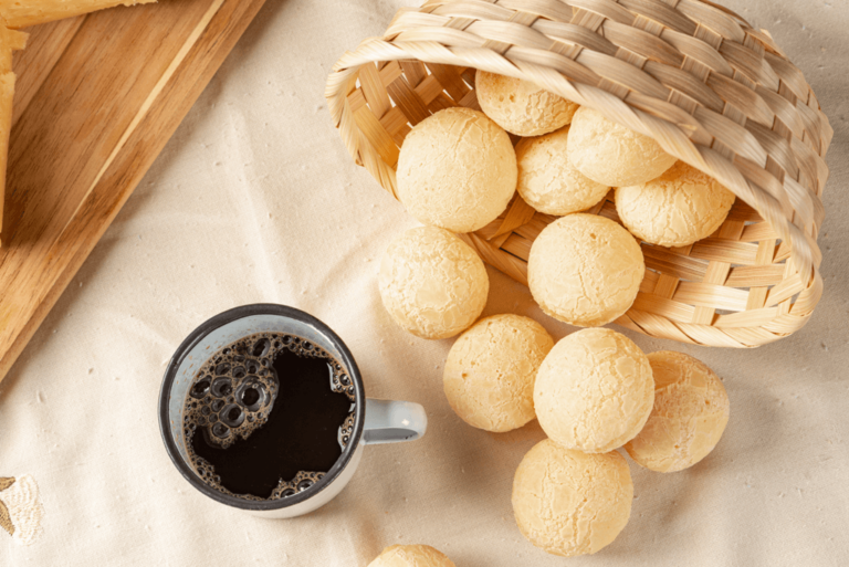 Pão de Queijo com Requeijão e Provolone de Búfala